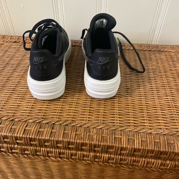 Nike Air Force 1 Platform Black and White Sneakers - Picture 5 of 6